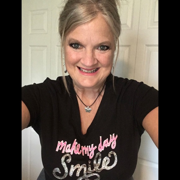 Meet your Posher, Kathy - Picture 2 of 4